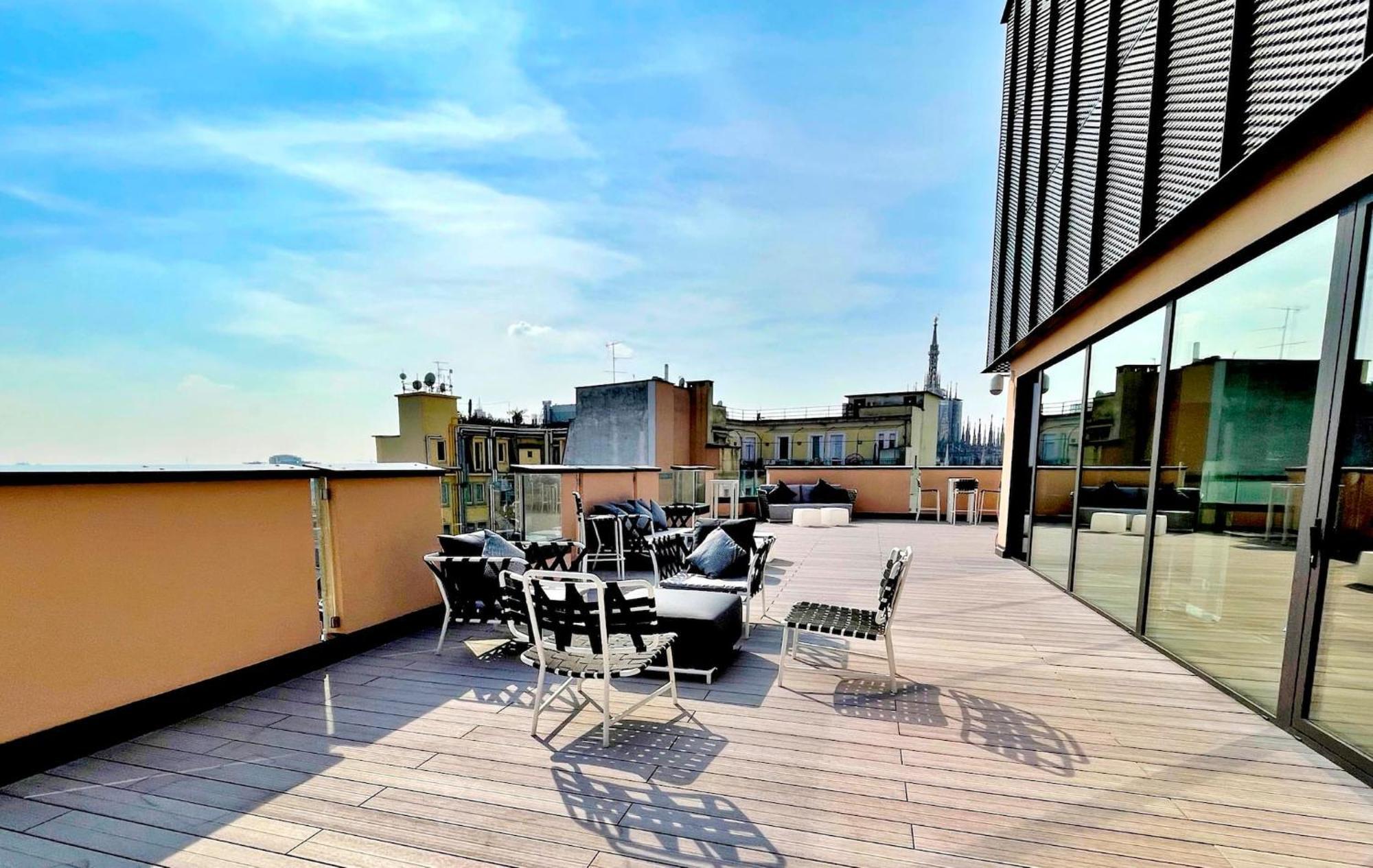 San Babila Central Tower With Panoramic Terrace Overlooking Duomo By Rentopolis Milan Exterior photo