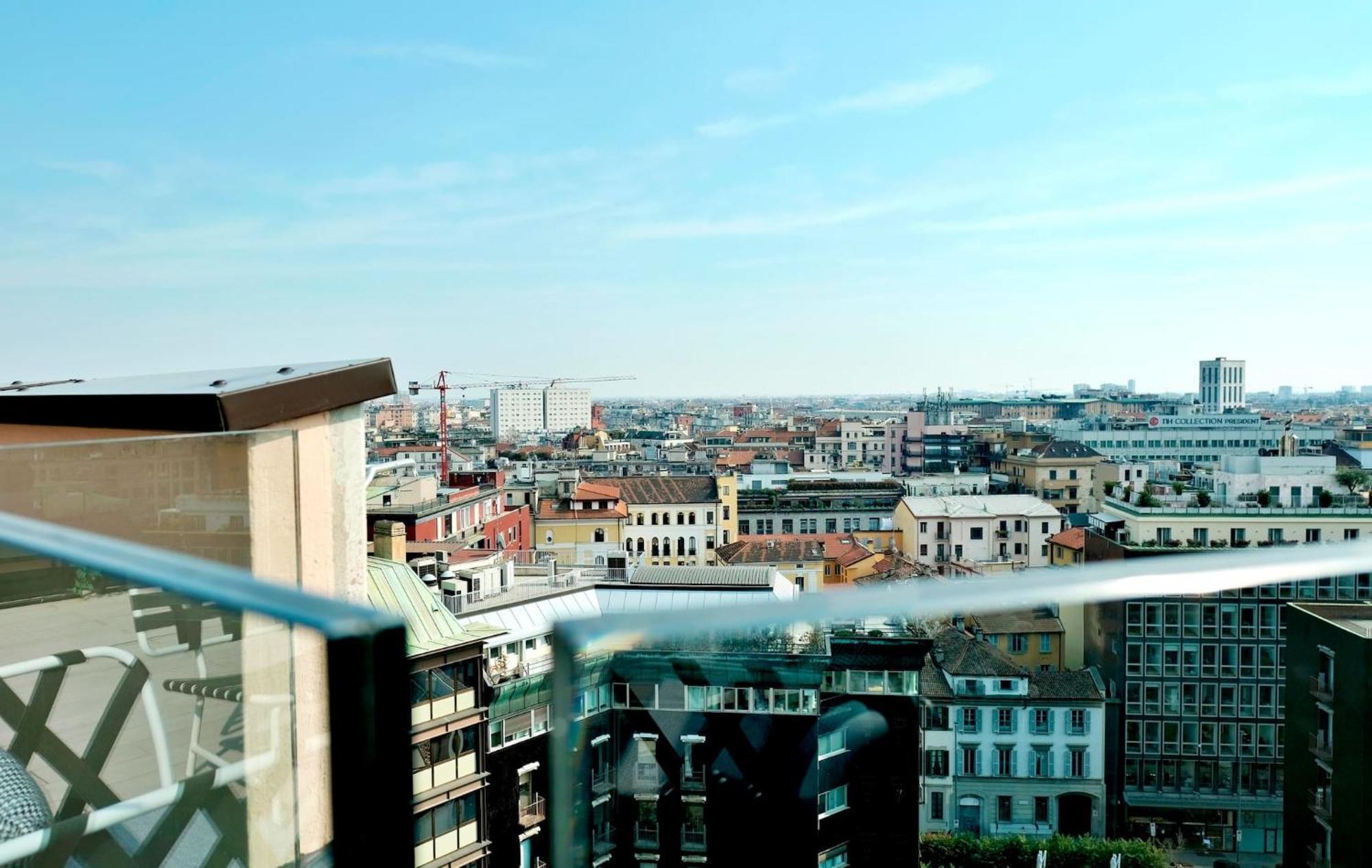 San Babila Central Tower With Panoramic Terrace Overlooking Duomo By Rentopolis Milan Exterior photo