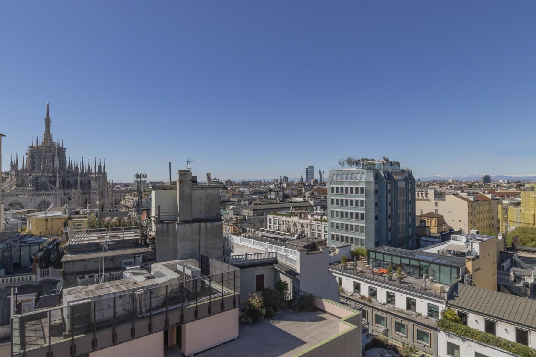 San Babila Central Tower With Panoramic Terrace Overlooking Duomo By Rentopolis Milan Exterior photo